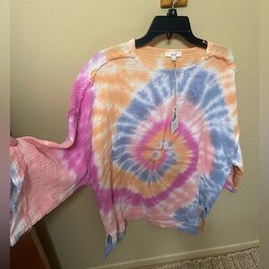Easel tie dye top